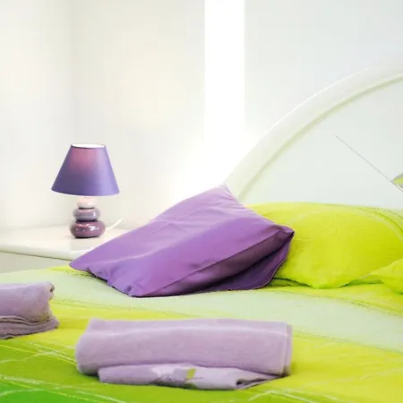 2 Bedrooms With Enclosed Garden And Wifi At 2 Km Away From The Beach *