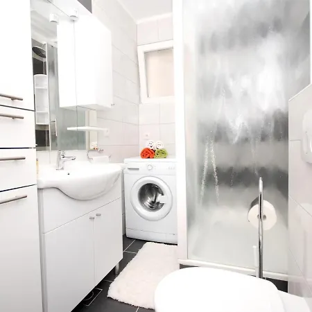 2 Bedrooms With Enclosed Garden And Wifi At 2 Km Away From The Beach Apartament *