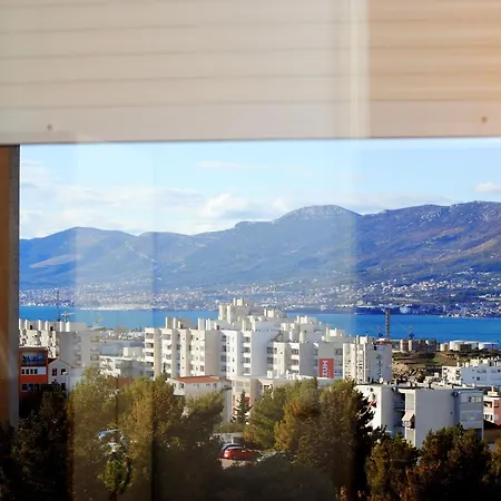 Apartament 2 Bedrooms With Enclosed Garden And Wifi At 2 Km Away From The Beach *